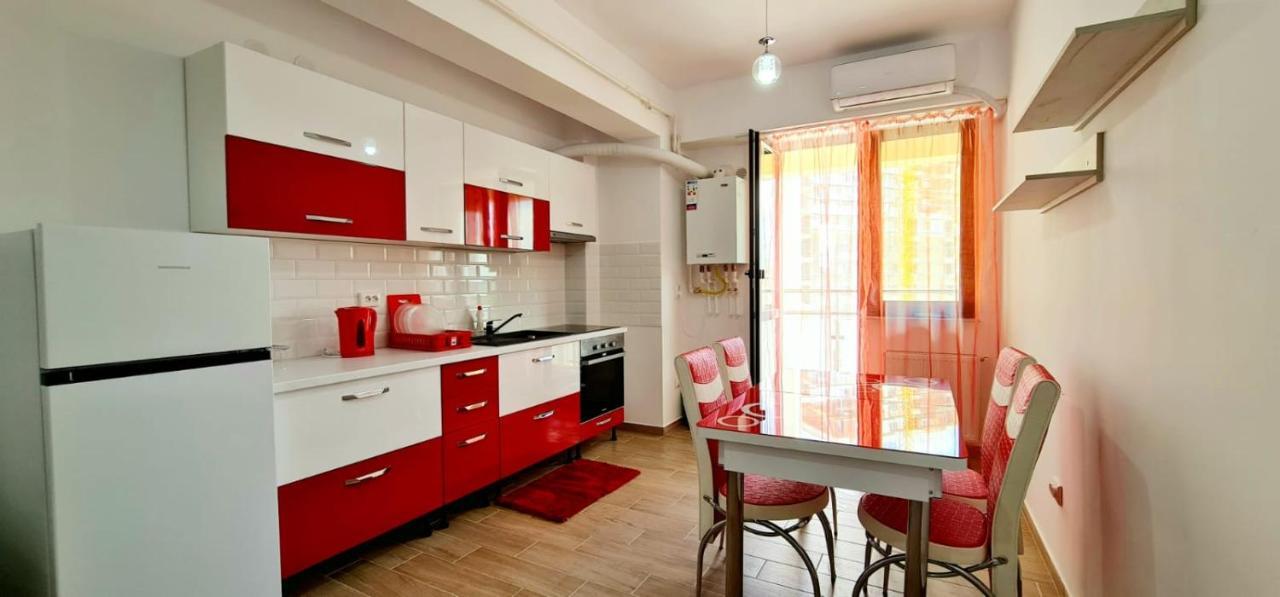 Red Accommodation near Palas Mall Iasi Exterior foto